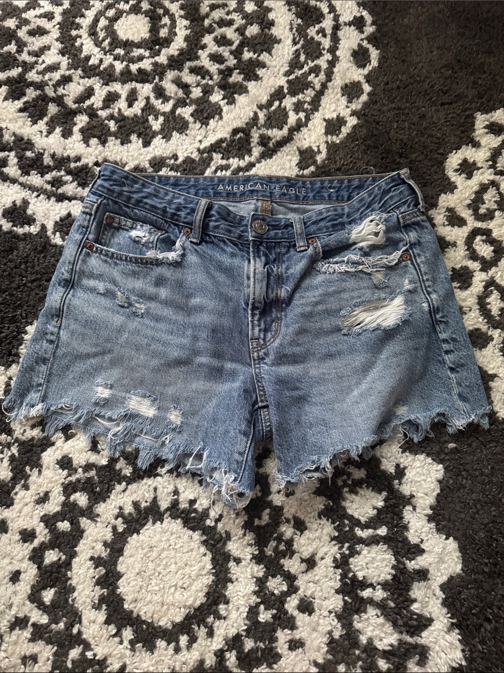 American Eagle Outfitters tomgirl midi Light Blue Distressed Denim Shorts 8